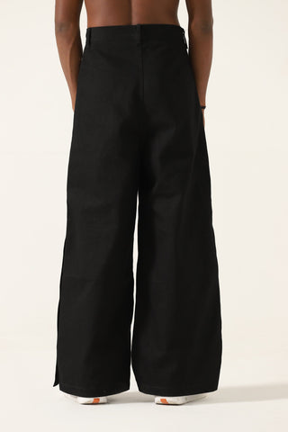 Snap button denim trousers